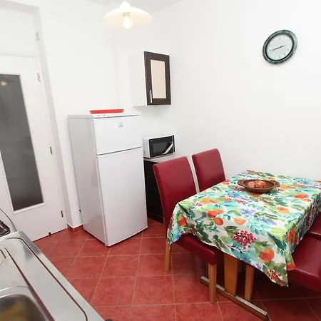 Apartment Dina