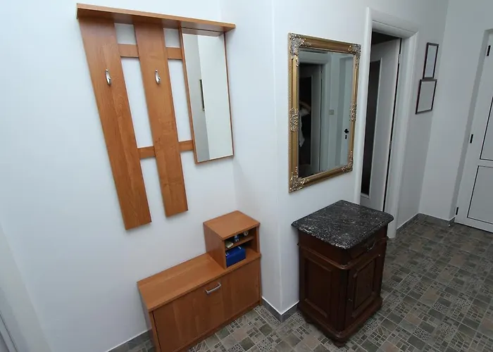 Διαμέρισμα Dina *