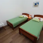 Apartament Dina *